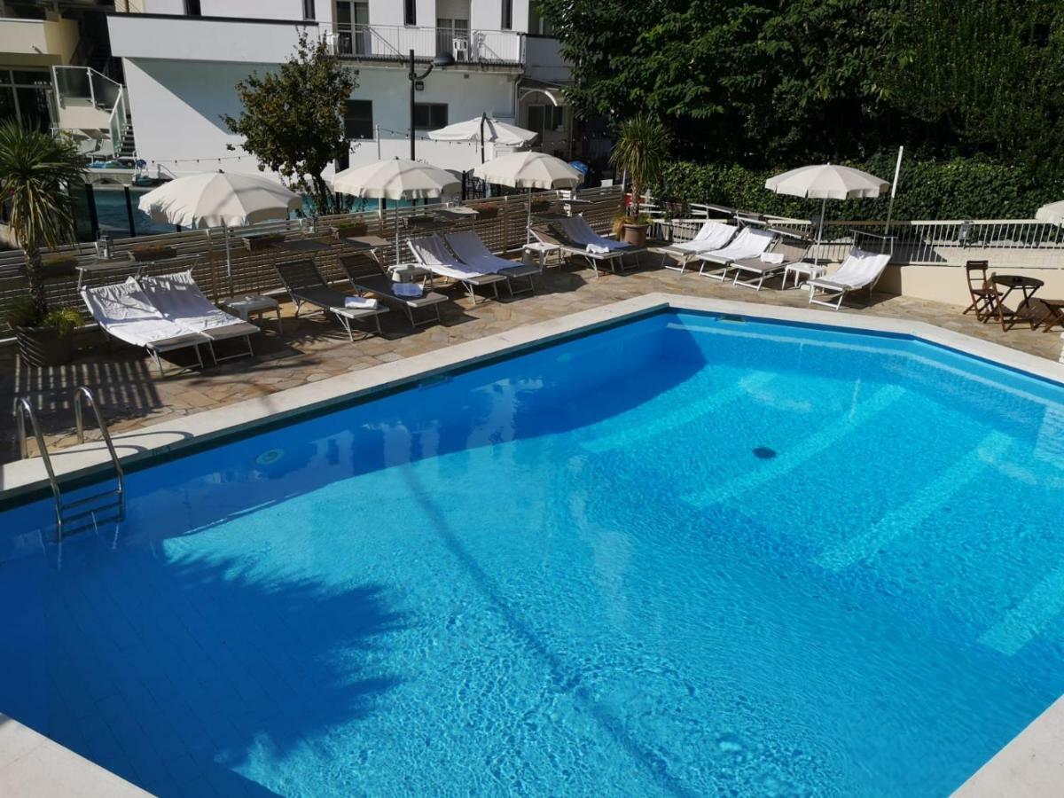 Mona Lisa Hotel Κατόλικα Εξωτερικό φωτογραφία